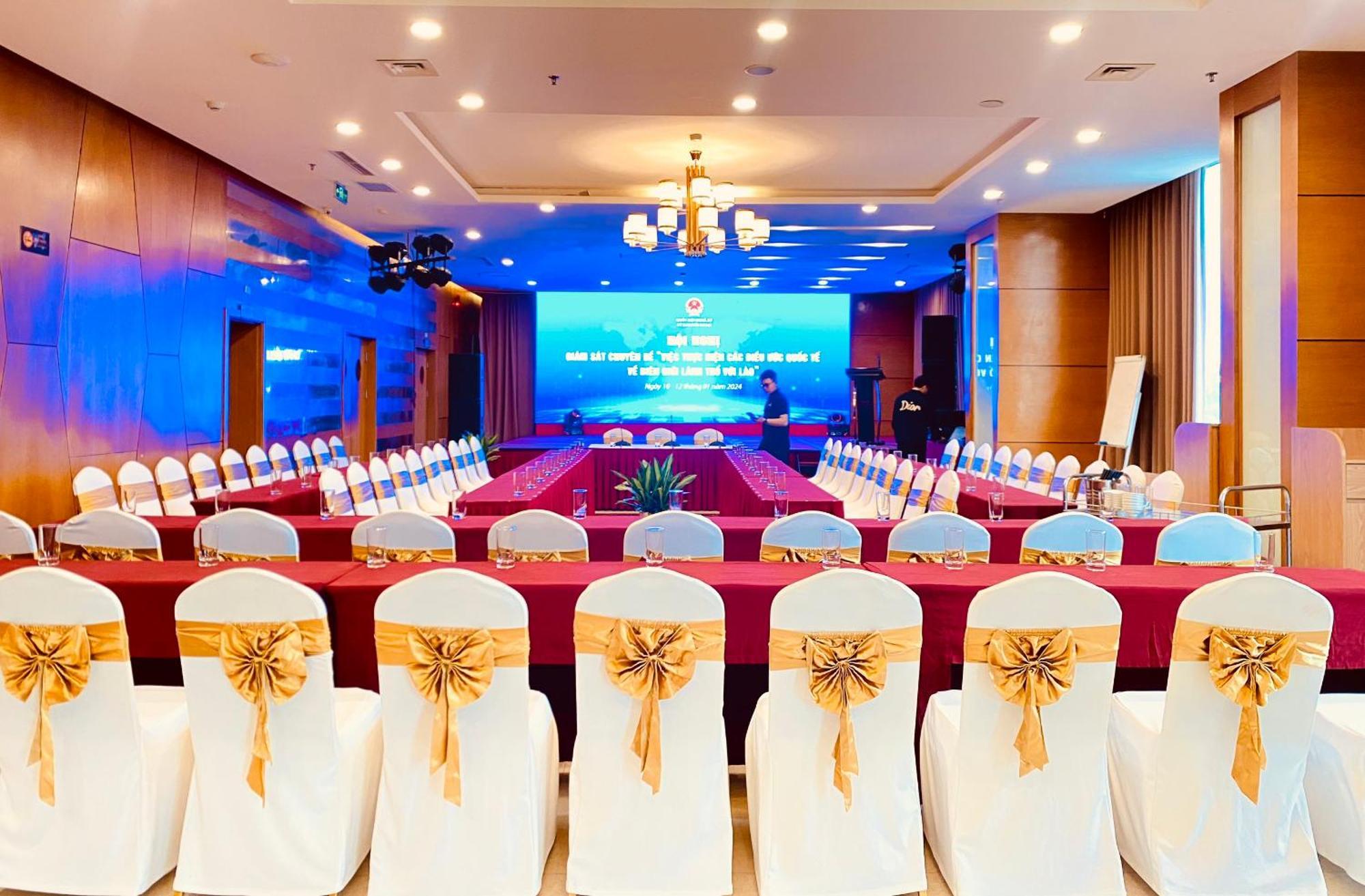 Muong Thanh Cua Dong Hotel Vinh Bagian luar foto