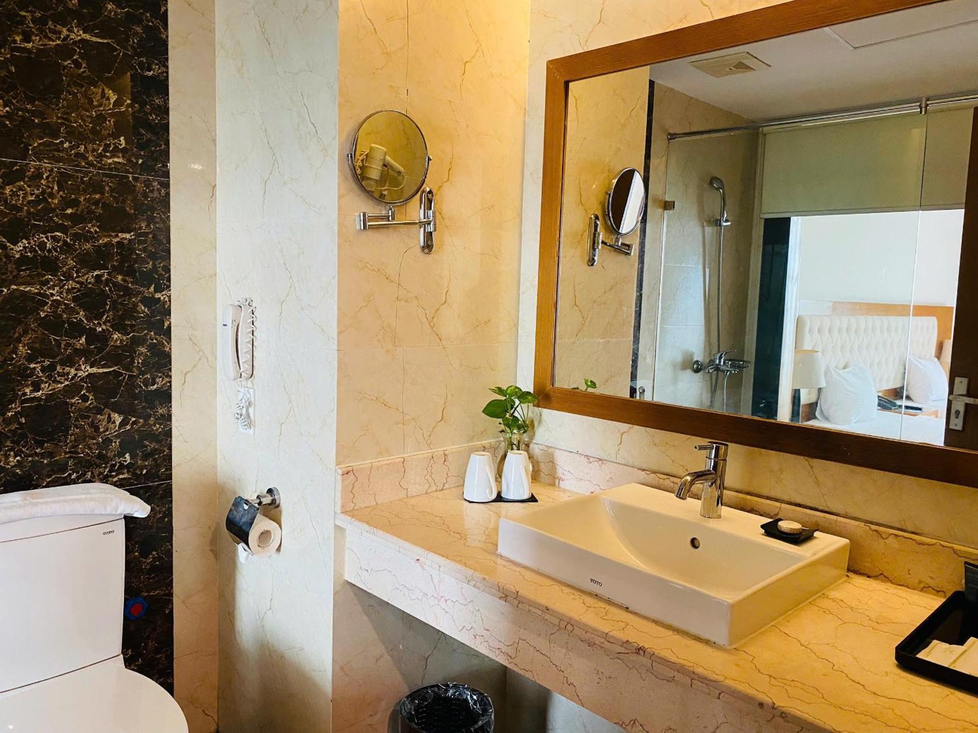 Muong Thanh Cua Dong Hotel Vinh Bagian luar foto